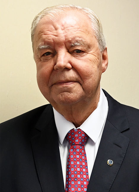 Herr Dipl-Jur. Klaus Schilling